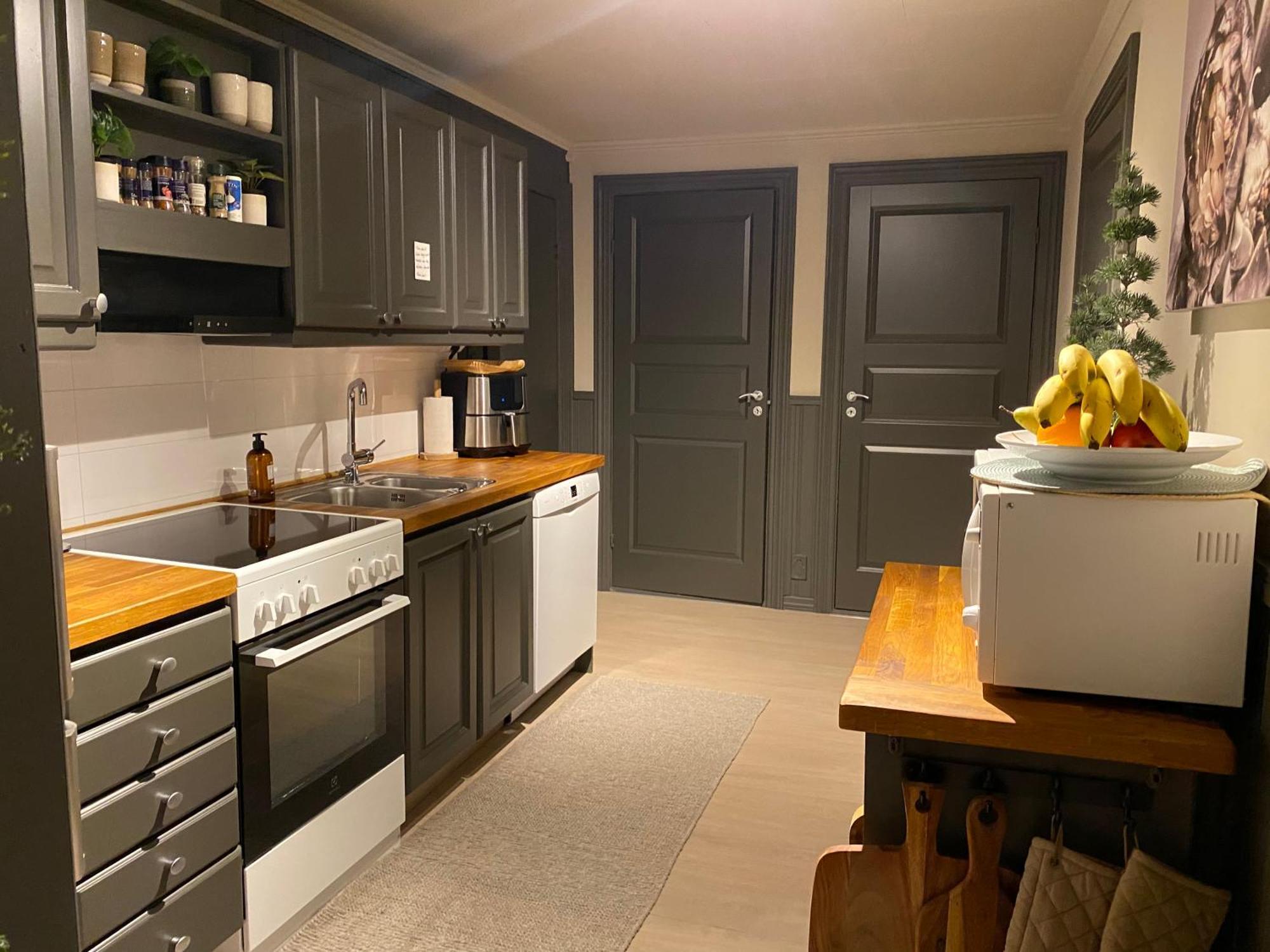 Vakker Og Romslig Pa Kvaloysletta Appartement *